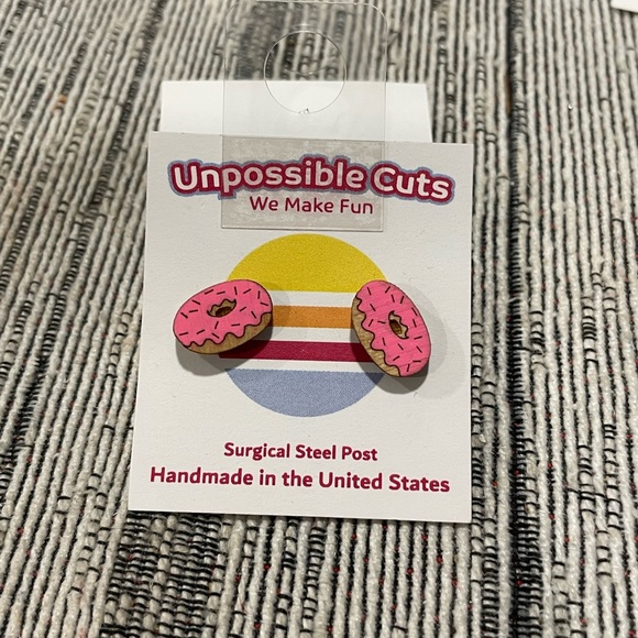 Wooden donut earrings - Picture 3 of 3